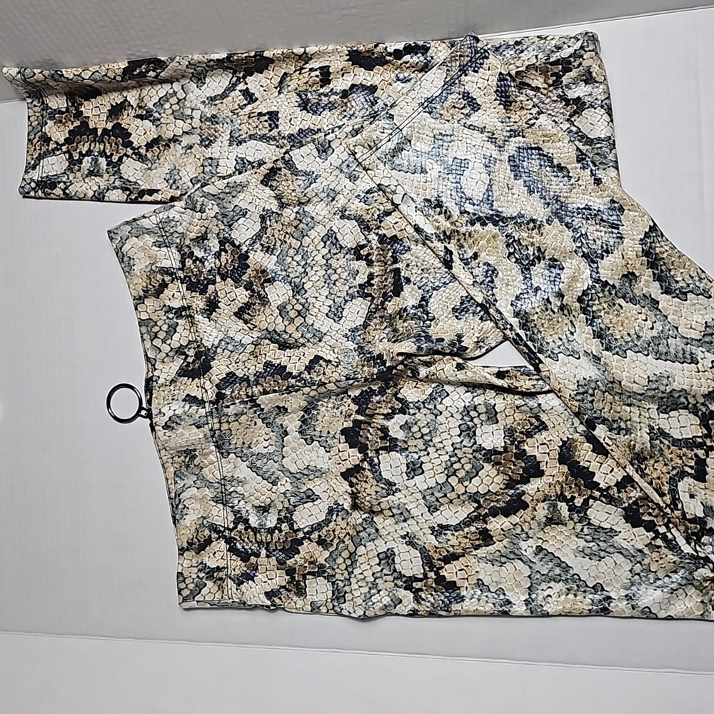 Love In Snakeskin Skin Pattern (Small) - Picture 7 of 7